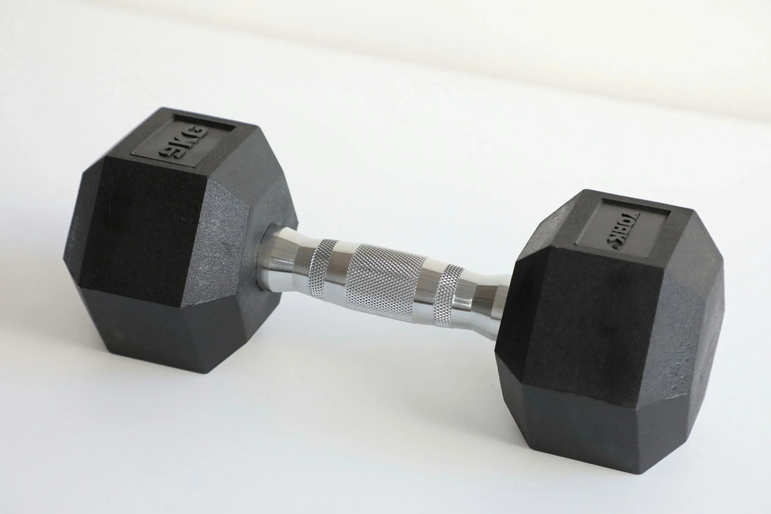 YORK 9kg Rubber Hex Dumbbell - Sports & Outdoor