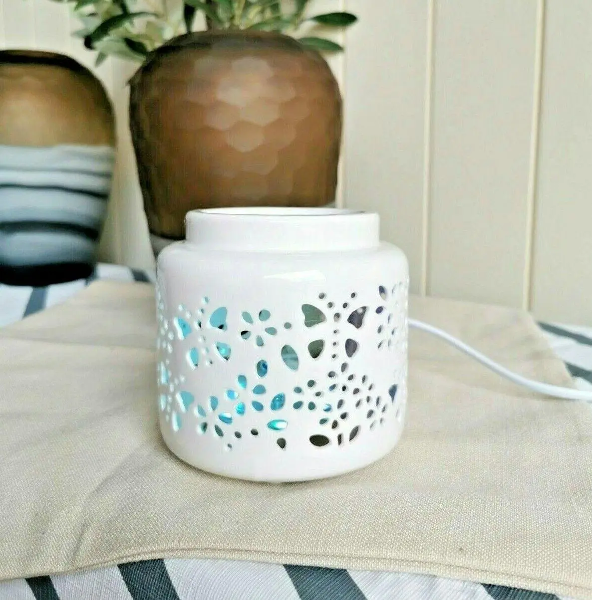 Color-Changing LED Ceramic Oil Burner Lamp with Butterfly Design