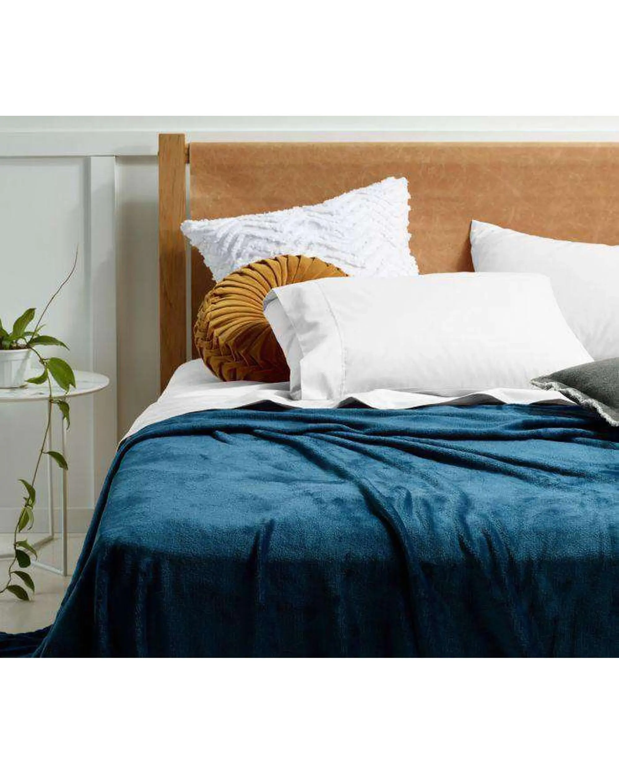 Accessorize Ink Blue Blankets Blush - Home & Garden